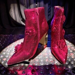 Betsey Johnson NWT Sz 9M Fuchsia Sequin Floral Gold Heel Ankle Boots (SH305)